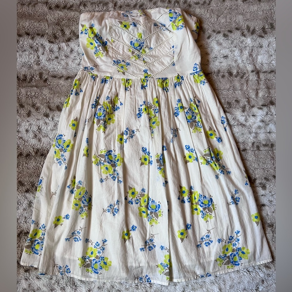 NWOT Size 6 Old Navy Strapless White Floral Dress